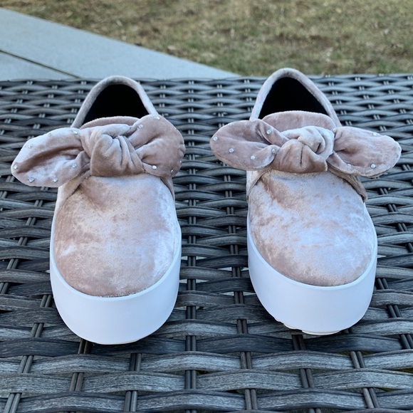 Rebecca MINKOFF Women’s Stacey Velvet Studded Bow Slip-On Sneakers - Picture 4 of 17